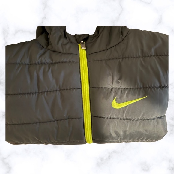 Nike Boy's Winter Coat Kids' Puffer Jacket with hood- Grey/Green -Size 7 - Picture 1 of 6